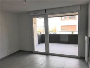 T2 avec terrasse et parking à SETE