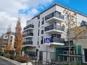 Appartement Villemomble 5 pièce(s) 99 01 m2