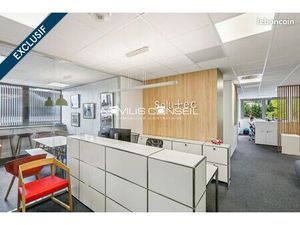 Bureaux 284 m²