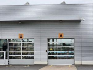 HANGAR 225 m2 avec parking