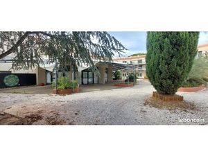 Local 600 m² Alénya