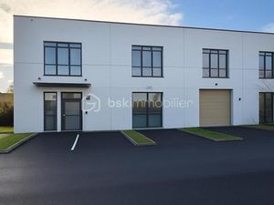 À VENDRE – LOCAL PROFESSIONNEL 260 m² – BAILLY-ROMAINVILLIERS – EMPLACEMENT PREMIUM