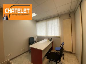 A LOUER Local commercial de 135  m2 sur Bourg En Bresse