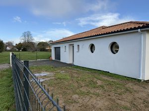 A VENDRE - CHAUMES EN RETZ - MAISON DE PLAIN PIED - 147 M2 E