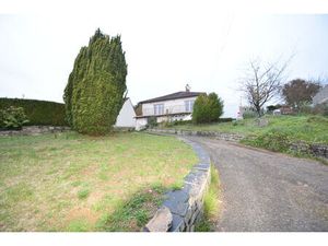 LA FLECHE- MAISON SUR SOUS SOL COMPLET