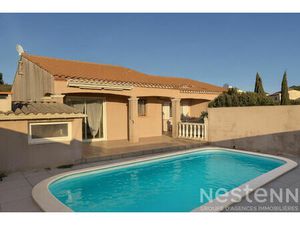 Pavillon plain-pied quatre faces avec terrain piscine dépendance et bonne exposition à Caz