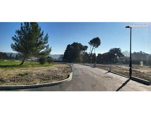 Terrain 430 m² Domazan