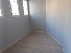 Vend apparemment au rdc