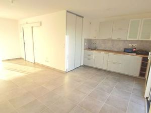 Location : studio neuf en hauteur à louer dans le quartier des Arènes à Toulouse disponibl