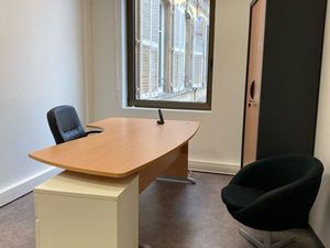 Bureau dans espace partagé