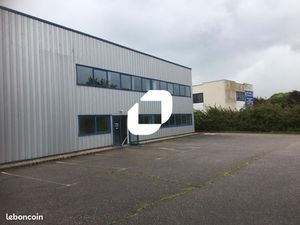 Local industriel 960 m²
