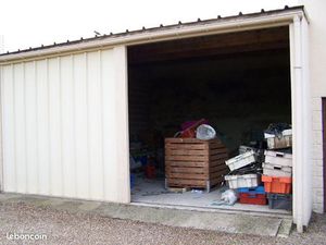 EU Grand Garage 55 m² H porte:3 m-dans cour fermée