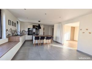 Villa 6 pièces 150 m²