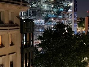 Vue Beaubourg : Grand 2 pièces lumineux