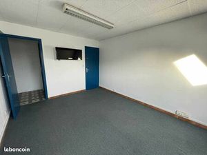 Local bureaux 65 m²