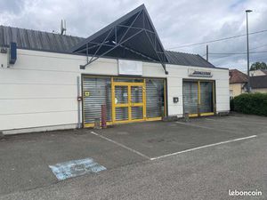 Local commercial 397 m²