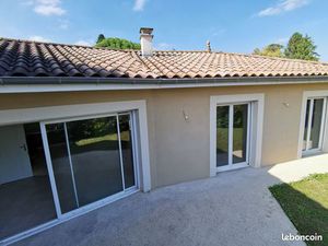 Villa de plain pied récente 2012