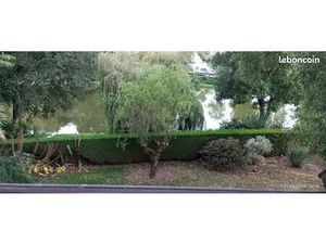 Près de Fougères  maison au calme au bord de l'étang