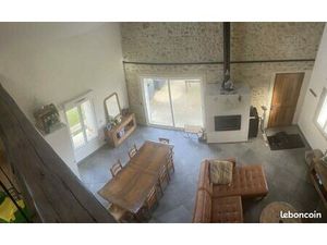 Maison en pierre apparente