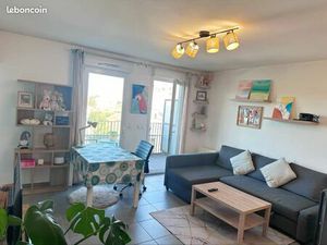 Appartement meublé 40m2 - Bron Centre | Balcon & Box Garage