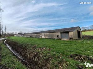 Local Divers 1300 m² PLOUNEOUR MENEZ