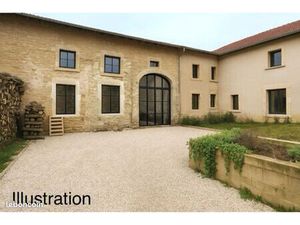Maison/ grange 300 m2 sur terrain 500m2