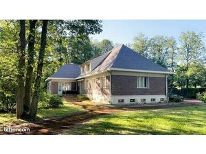 Grande maison individuelle 250m² – Terrain 2400m² – 5 chambres – Secteur Maison Blanche Ve