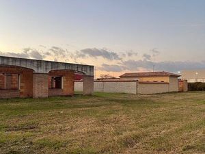 Terrain de 6412 m² avec permis de construire