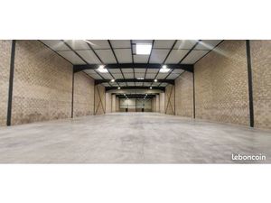 Entrepôt neuf 2400m2 - Blanc-Mesnil