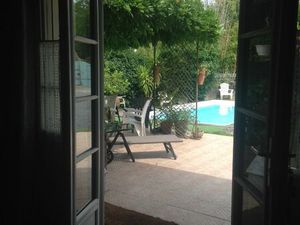 Maison centre-ville Orthez (64)  vieilles poutres boiseries pierres murs galets  au calme 