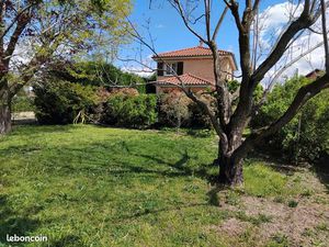 Particulier vend maison récente  hors lotissement