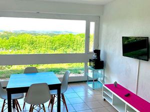 Grand studio meublé