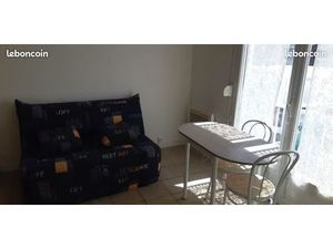 Studio tout équipé calme avec parking / possibilité garage moto ou cave proche roissy