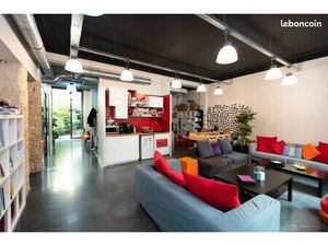 160 m² de bureaux de standing  pour 22 postes de travail  à louer au cœur de Paris 9e