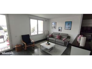 T4 lumineux de 85 m² en étage élevé  secteur Romagny