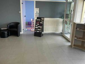 Local commercial 130 m²