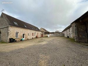 Ferme 595 m² Nangeville