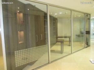 Champs Elysées-Triangle d'Or. Boutique 14 m² à louer