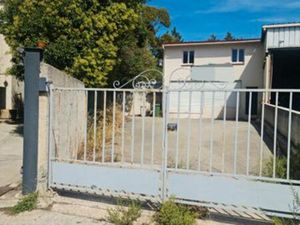 Entrepôt et bureaux