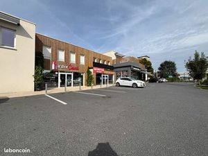 Local commercial 128 m²