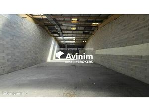 Local 145 m² Neuilly-en-Thelle