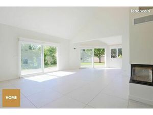 Maison 7 pièces 230 m²