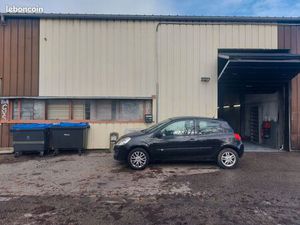 Local 200 m2 /stockage/entrepot
