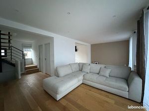 Maison rénovée 2024 / 3 chambres / garage 50m2 / jardin