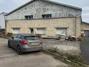 ENTREPOT + BUREAU 804m2 A LOUER
