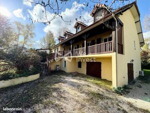 Villa 8 pièces 230 m²