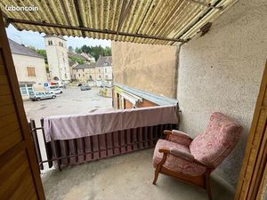 Ensemble immobilier de deux appartements