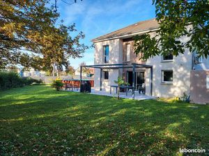 Maison individuelle 4 pièces - piscine - 114m²