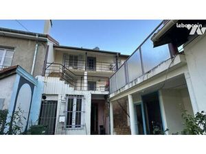 Immeuble 183 m² ST MAX