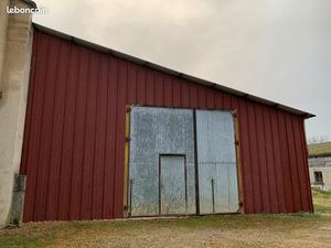 Emplacement d'hivernage pour camping-car  caravane  bateau